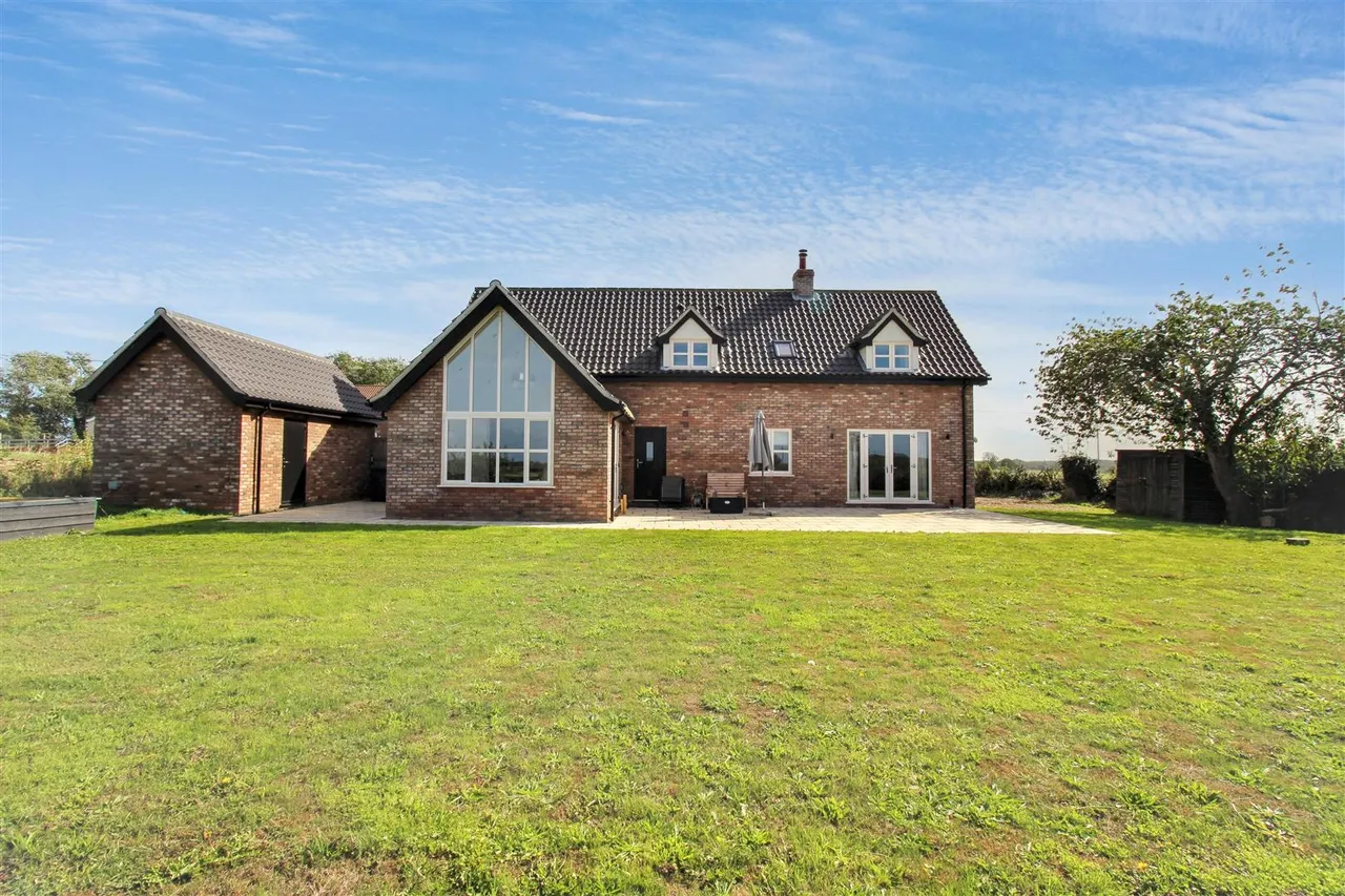 Felmingham Road, Skeyton, NR10, photo 4