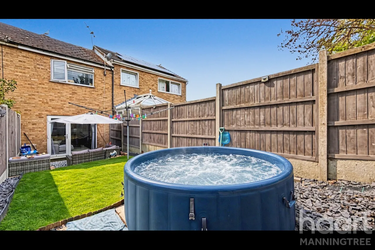 Kings Close, Lawford, CO11, photo 6
