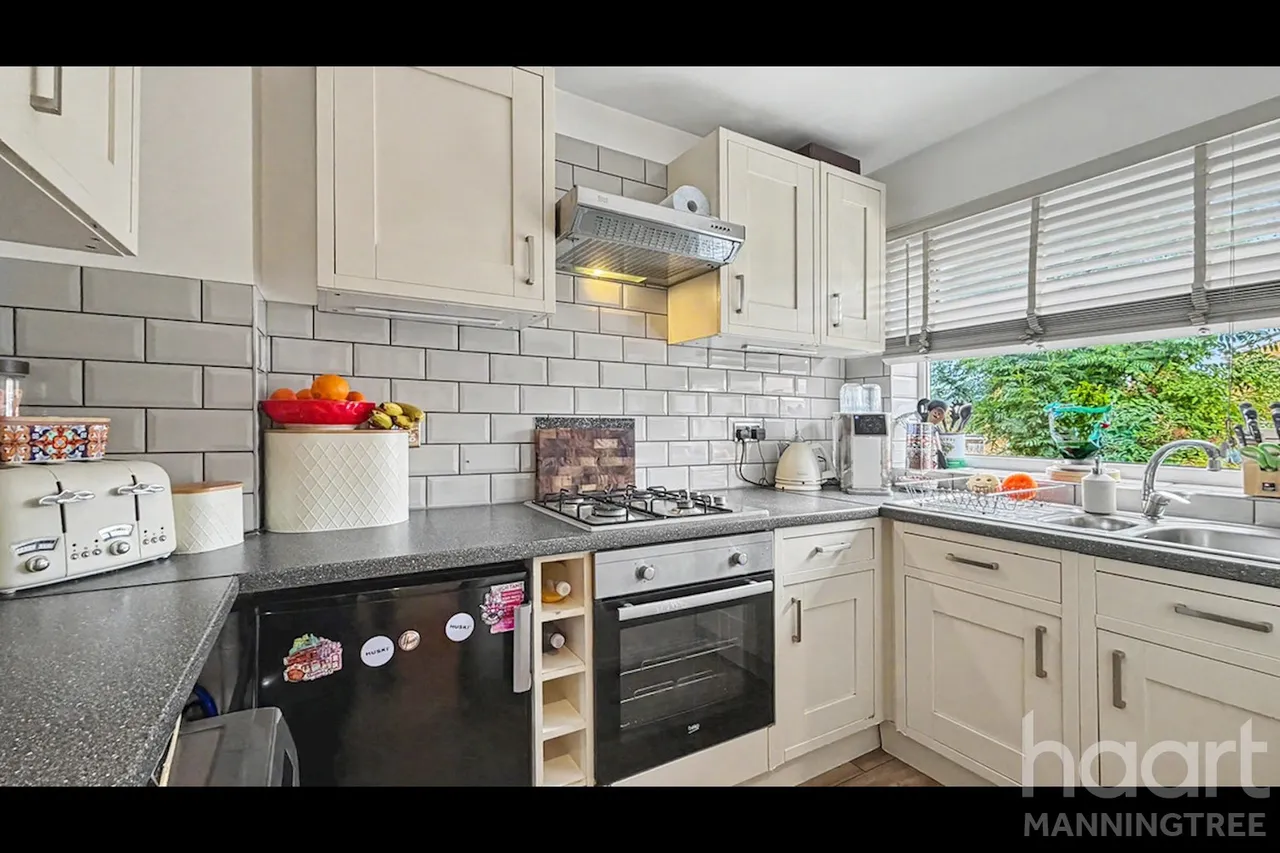 Kings Close, Lawford, CO11, photo 5