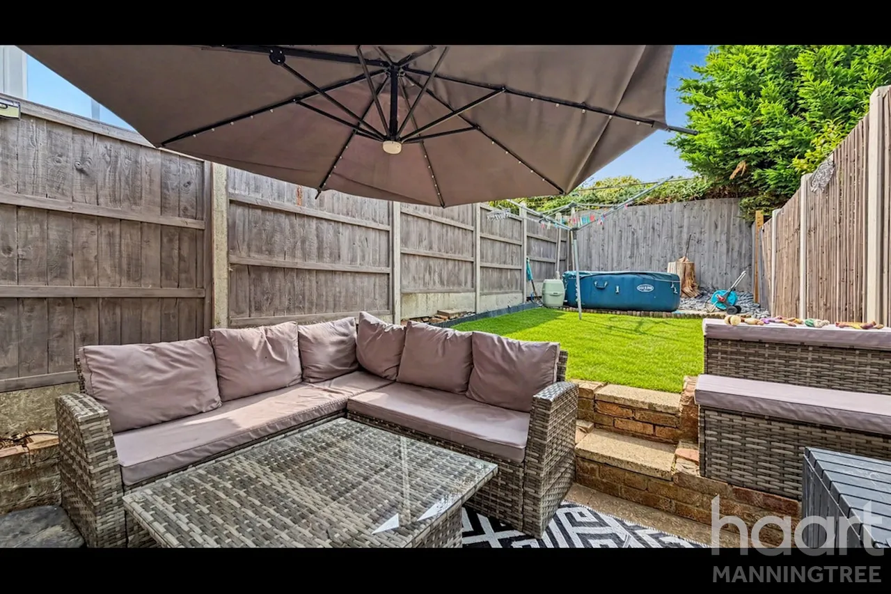 Kings Close, Lawford, CO11, photo 7