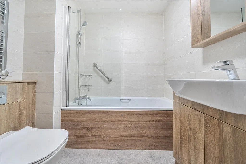 Water Lane, Towcester, Northamptonshire, NN12 6HR, photo 5