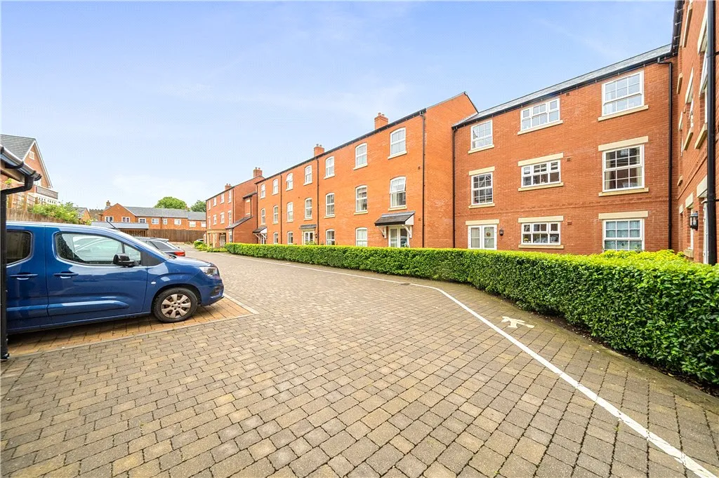 Water Lane, Towcester, Northamptonshire, NN12 6HR, photo 14