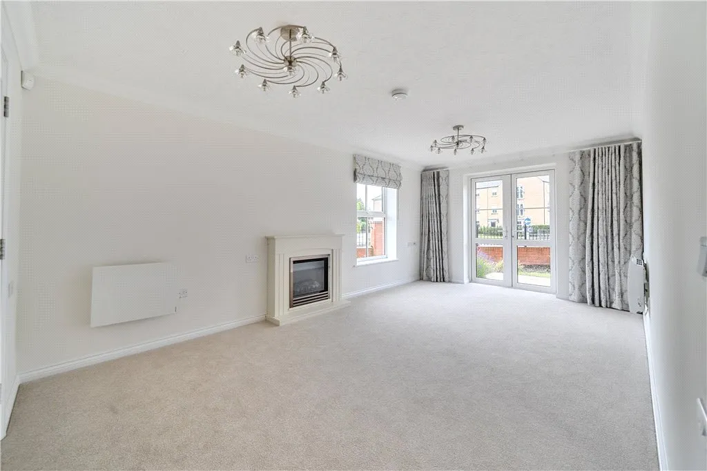 Water Lane, Towcester, Northamptonshire, NN12 6HR, photo 3