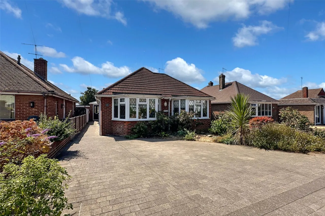 2 bed house for sale, Rustington, Littlehampton, BN16