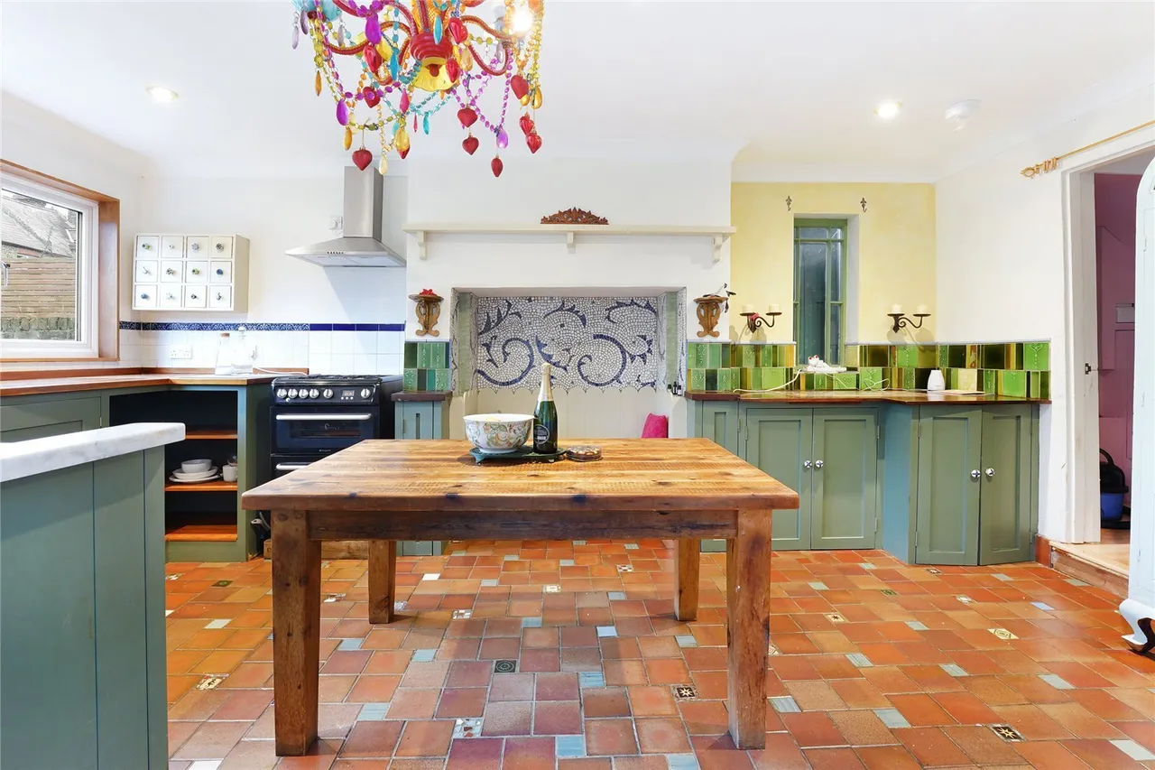 4 bed house to rent, Amerland Road, London, SW18