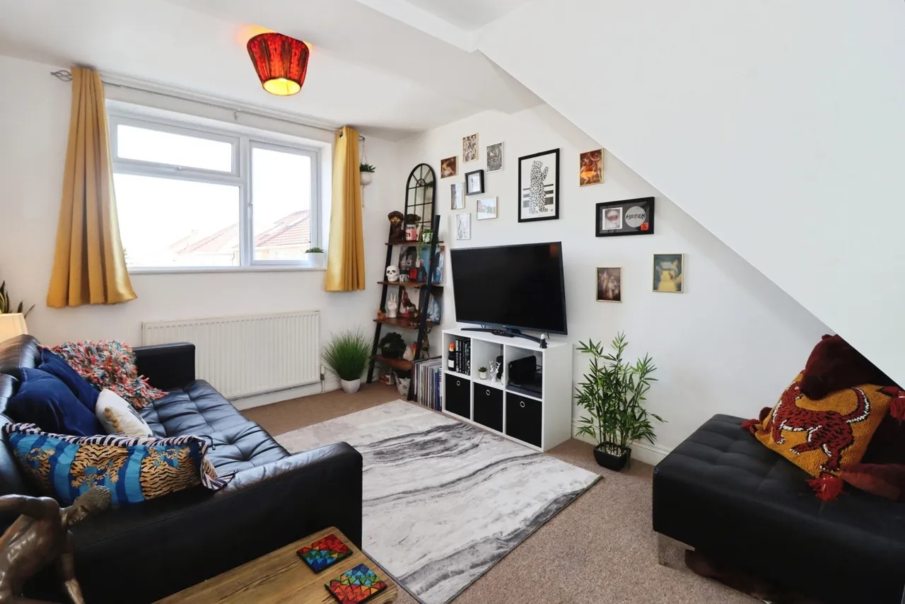 Stockwell Drive, Mangotsfield, Bristol, BS16, photo 3