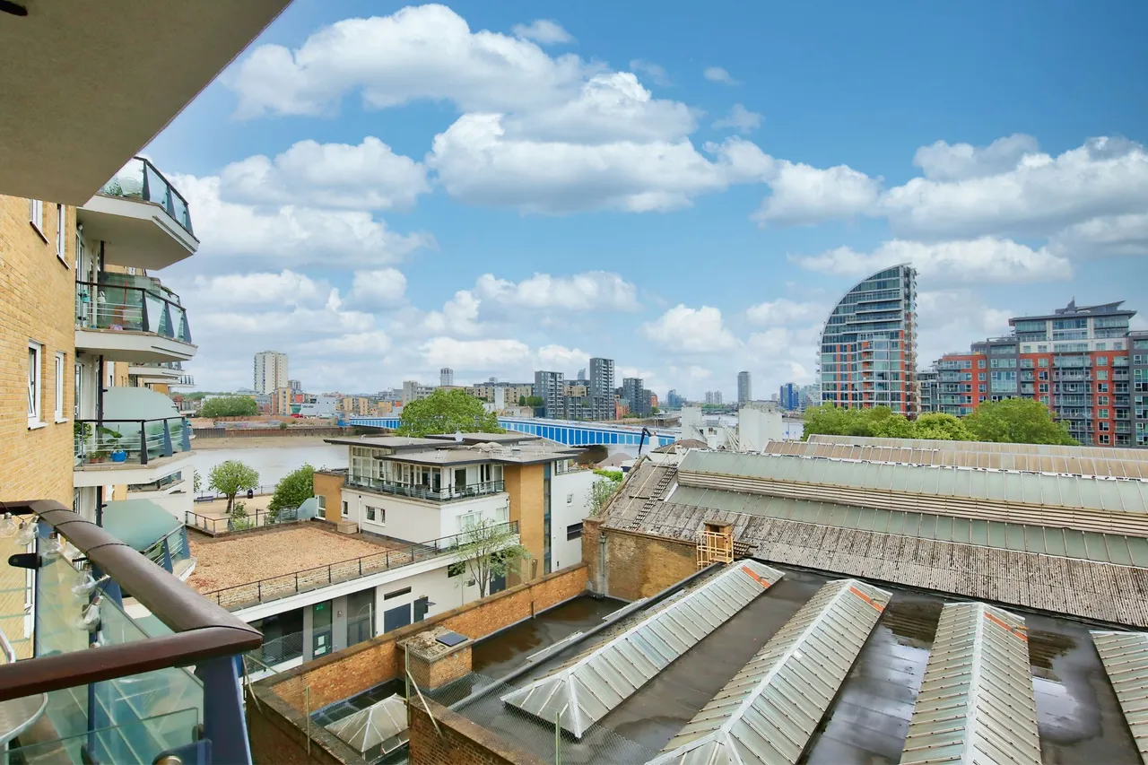 2 bed flat for sale, Smugglers Way, Wandsworth, SW18