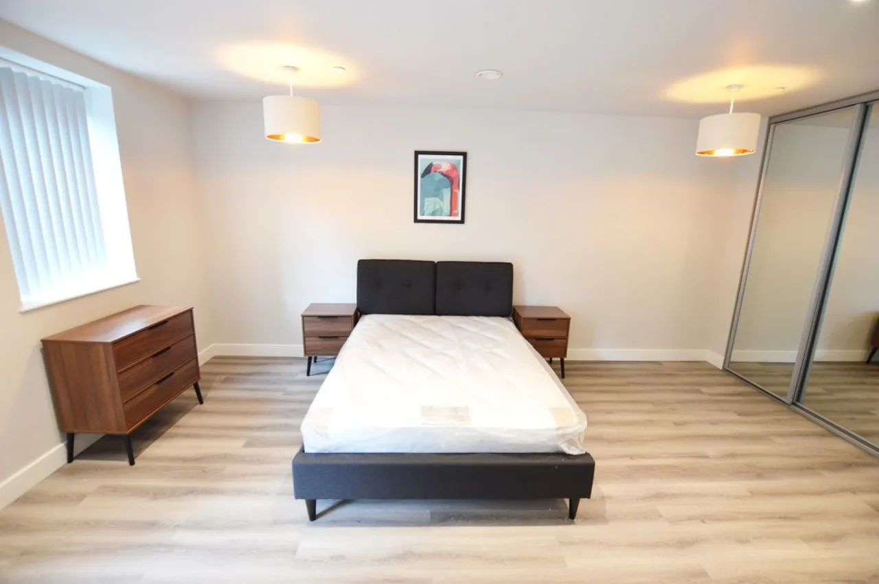 flat to rent, Petersfield Avenue, Slough, SL2