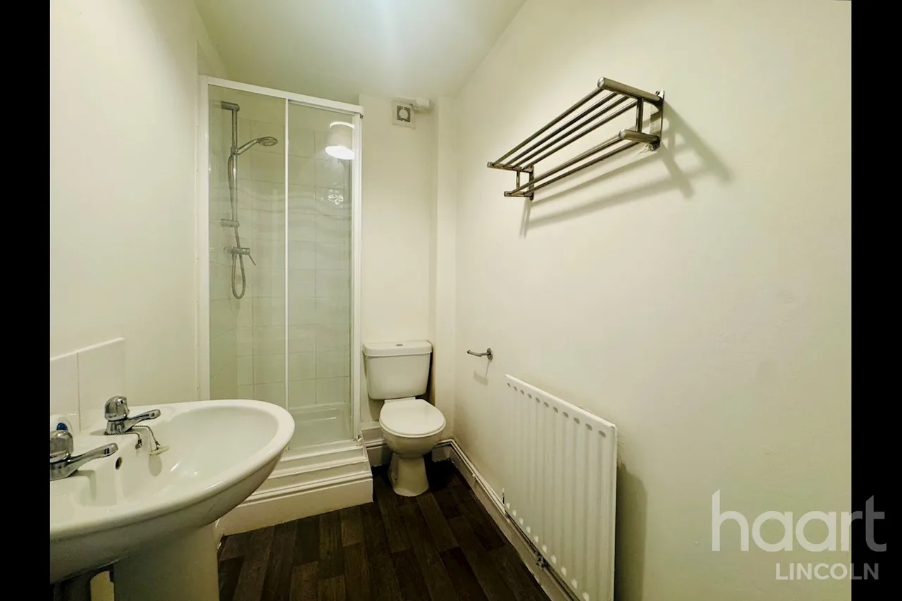Newland Street West, LN1, photo 8