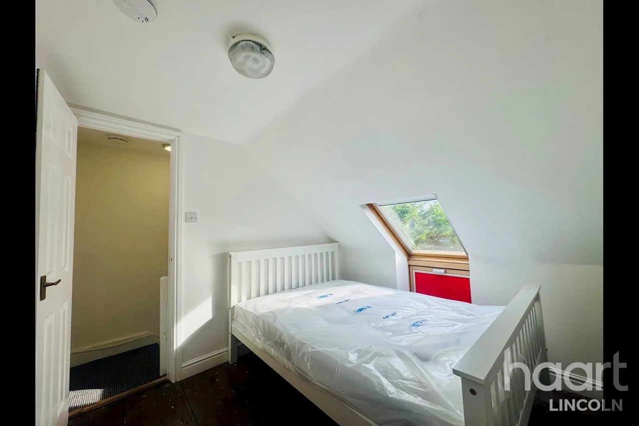 Newland Street West, LN1, photo 18