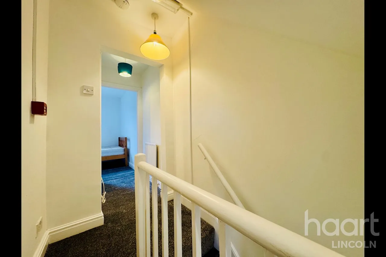 Newland Street West, LN1, photo 16