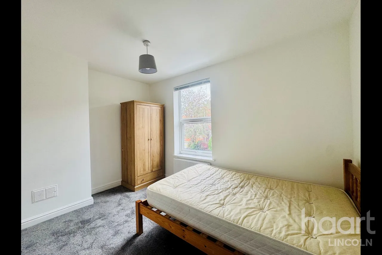 Newland Street West, LN1, photo 11