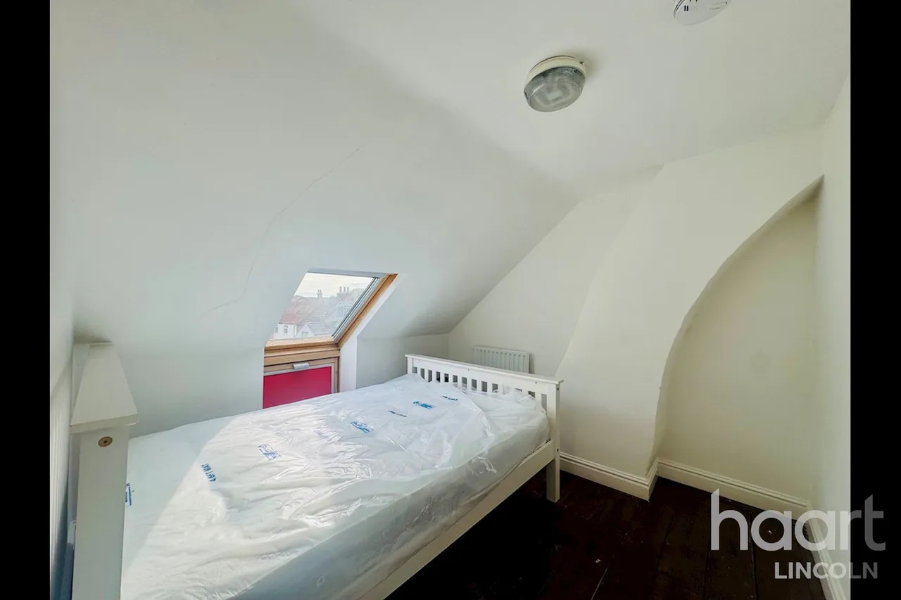 Newland Street West, LN1, photo 17
