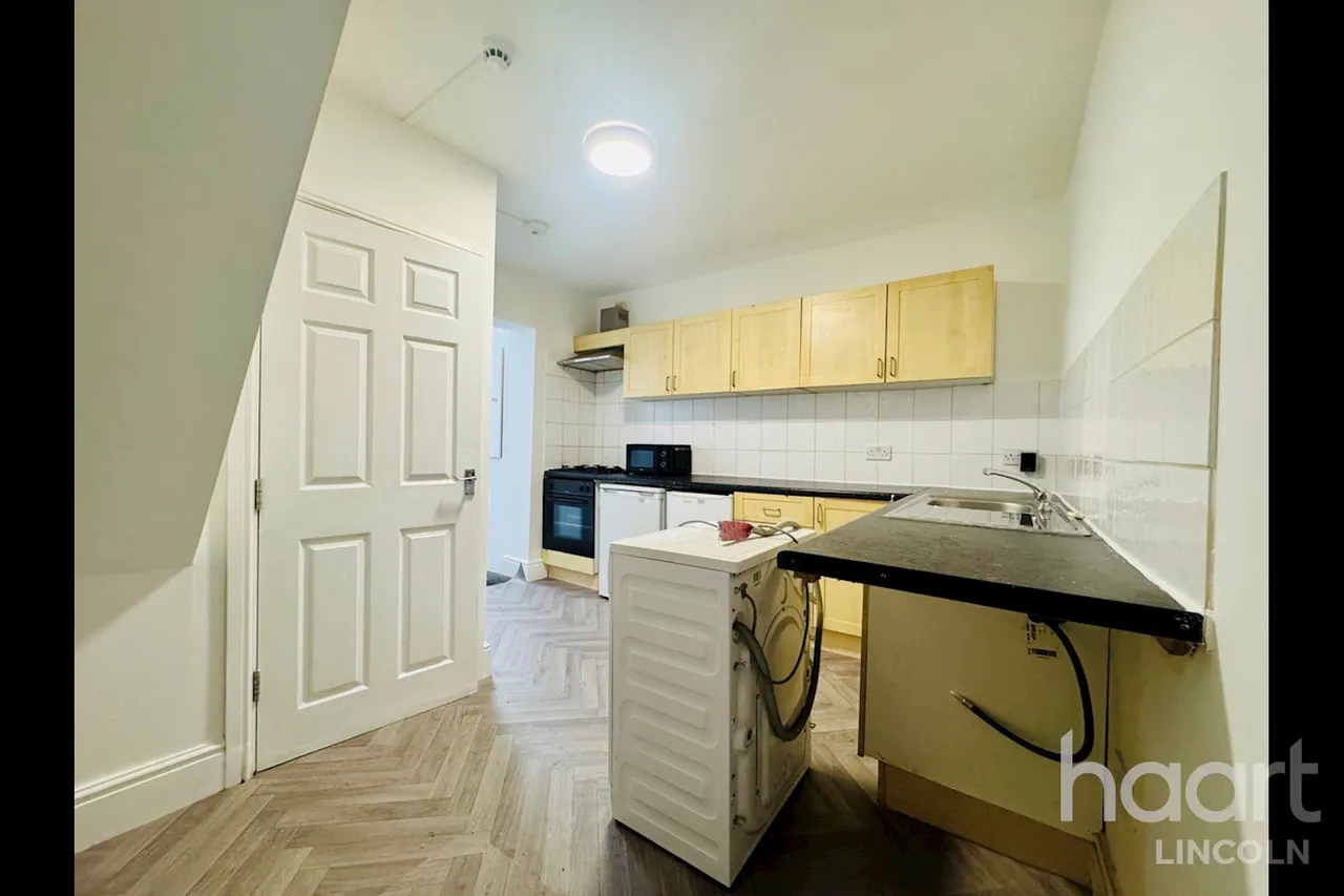 Newland Street West, LN1, photo 10