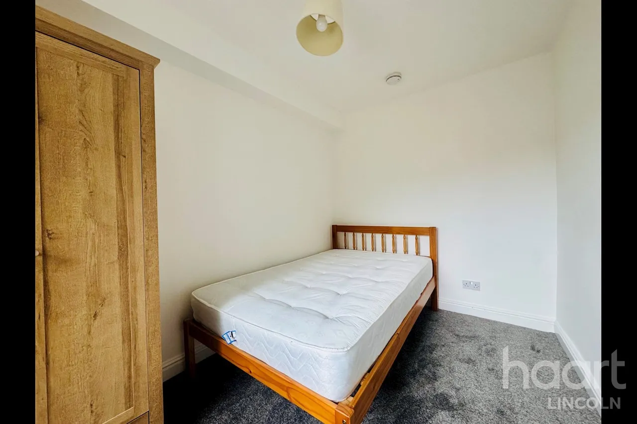 Newland Street West, LN1, photo 14