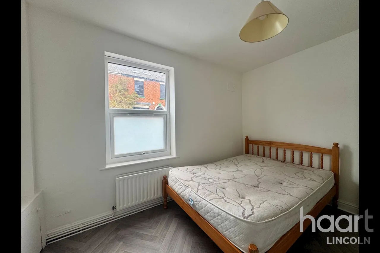 Newland Street West, LN1, photo 7