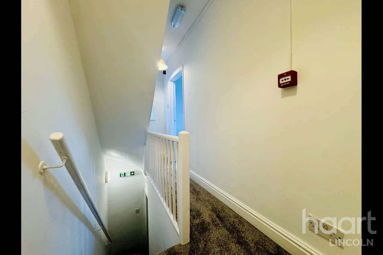 Newland Street West, LN1, photo 13