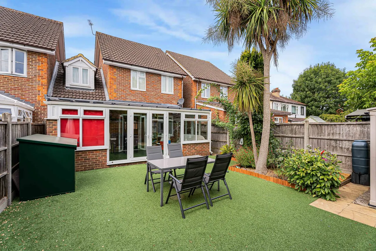 Park Road, Egham, TW20, photo 26