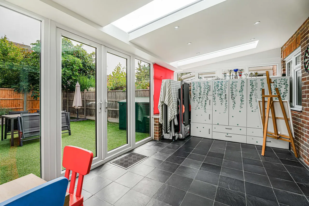 Park Road, Egham, TW20, photo 14