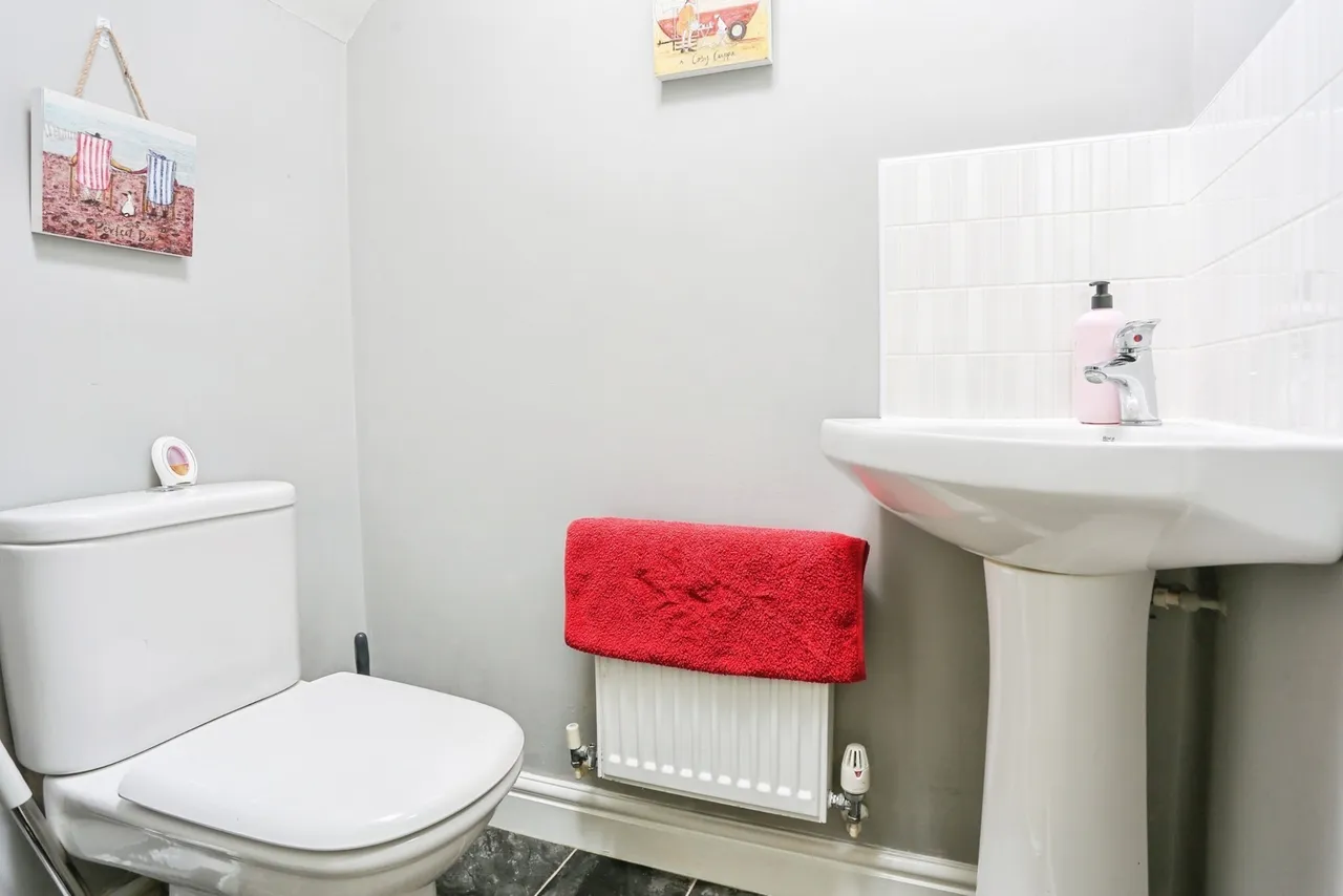 Saxby Drive, Syston, LE7, photo 9