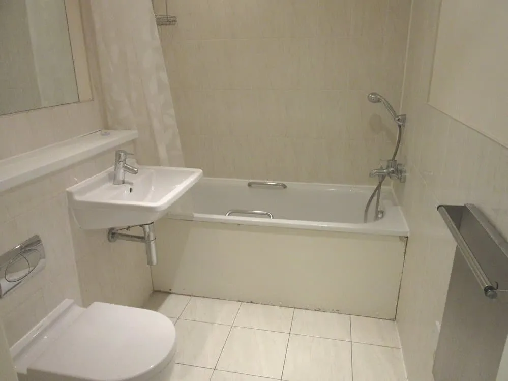 Sovereign Heights, Brands Hill, Colnbrook, Berkshire, SL3 8PY, photo 5