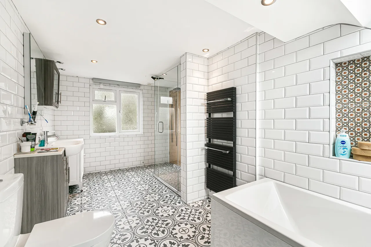 Broomfield, Sunbury-on-Thames, TW16, photo 10