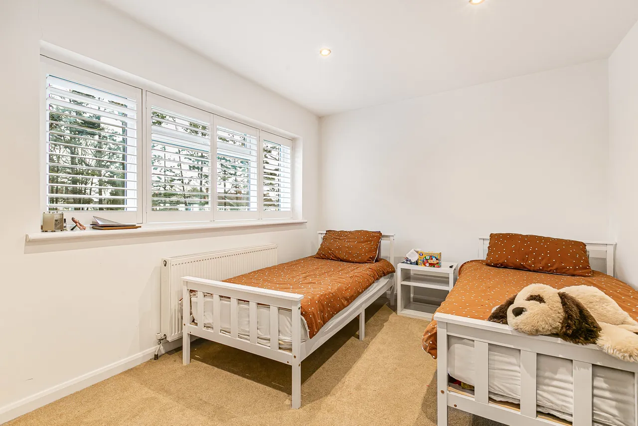 Broomfield, Sunbury-on-Thames, TW16, photo 14