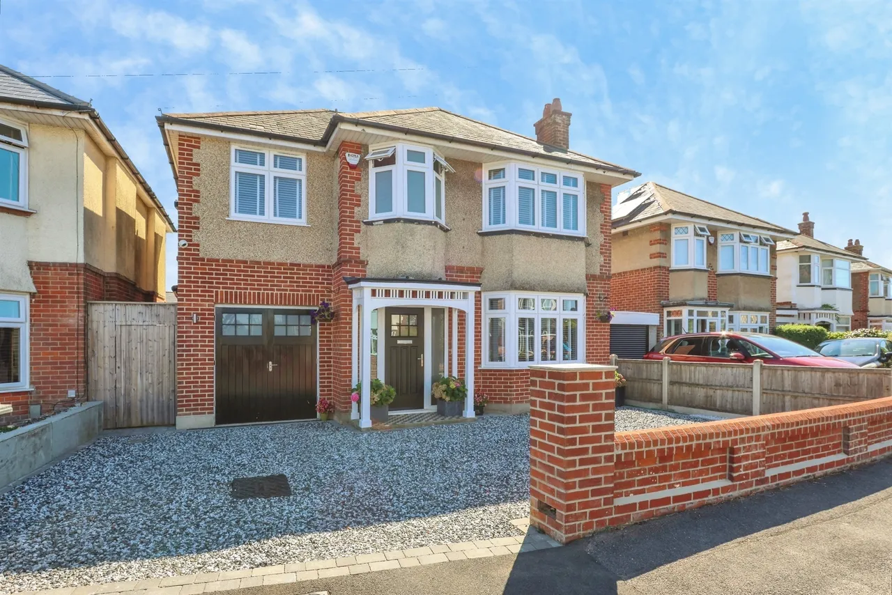 3 bed house for sale — Delamere Gardens, BOURNEMOUTH