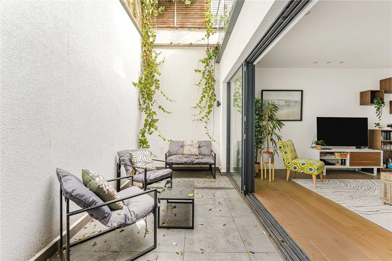 Whittingstall Road, London, SW6, photo 11