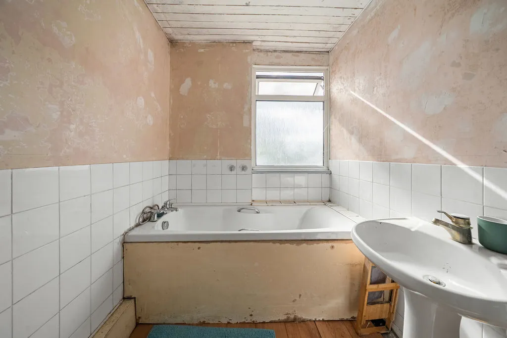 Douglas Road, Addlestone KT15 2DZ, photo 7