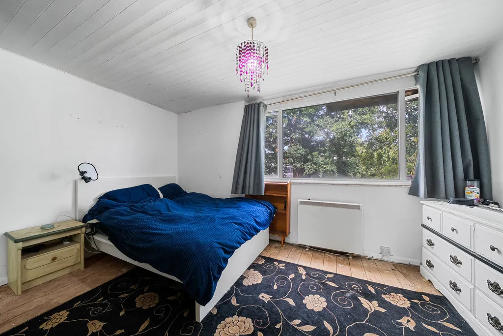 Douglas Road, Addlestone KT15 2DZ, photo 6