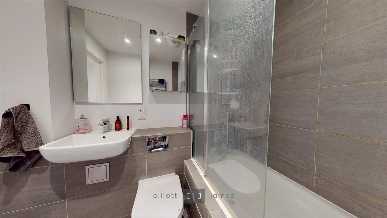 High Road, Loughton, photo 6