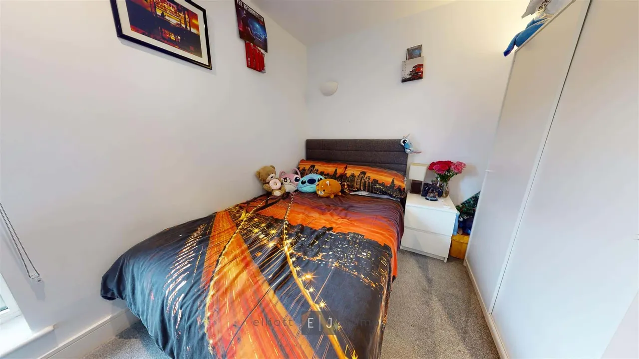 High Road, Loughton, photo 8