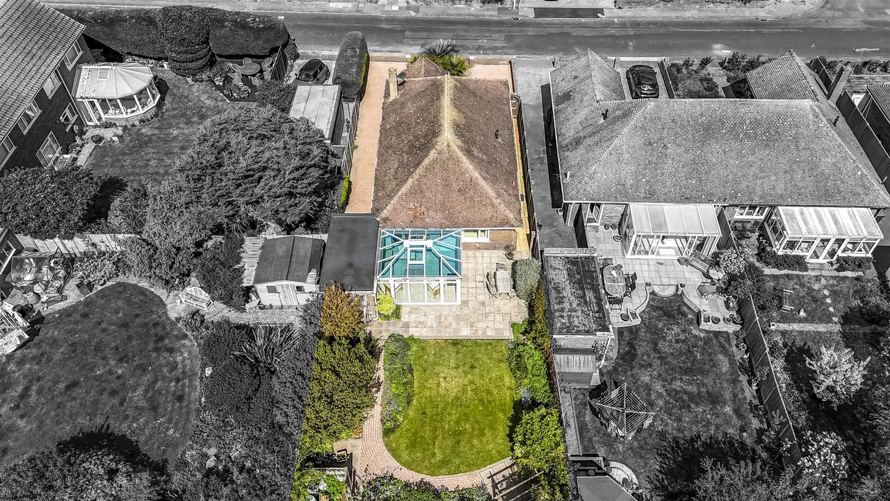 Sandown Avenue, Goring-By-Sea, Worthing, photo 21
