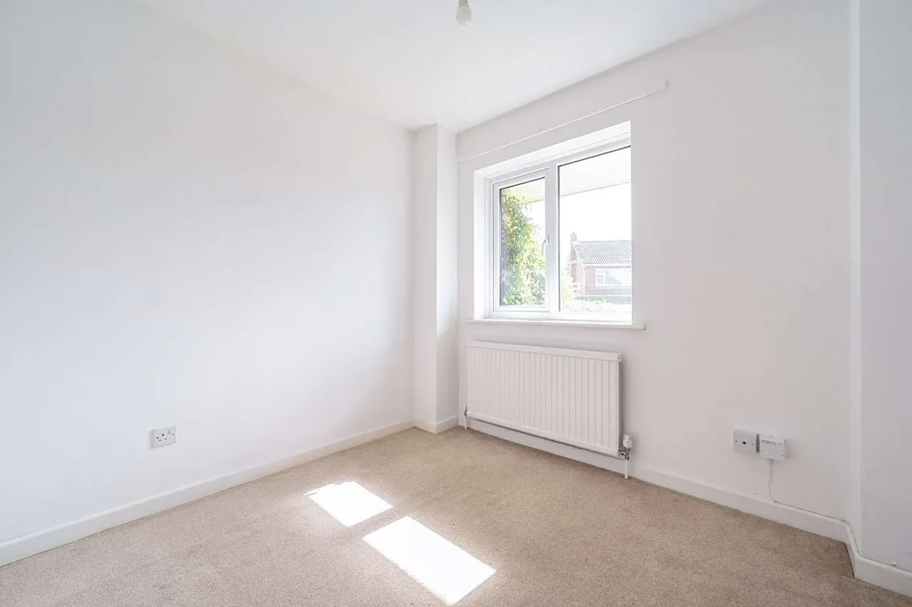 Pool Road, Hartley Wintney, RG27, photo 4
