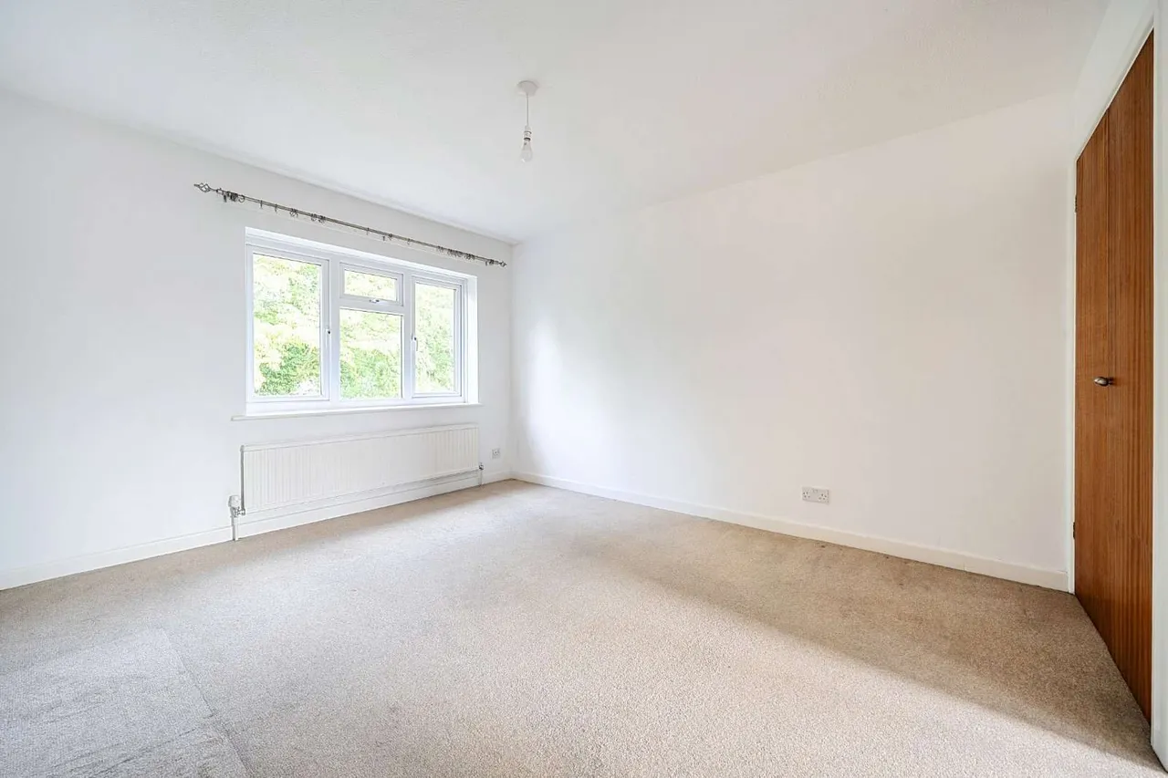 Pool Road, Hartley Wintney, RG27, photo 6