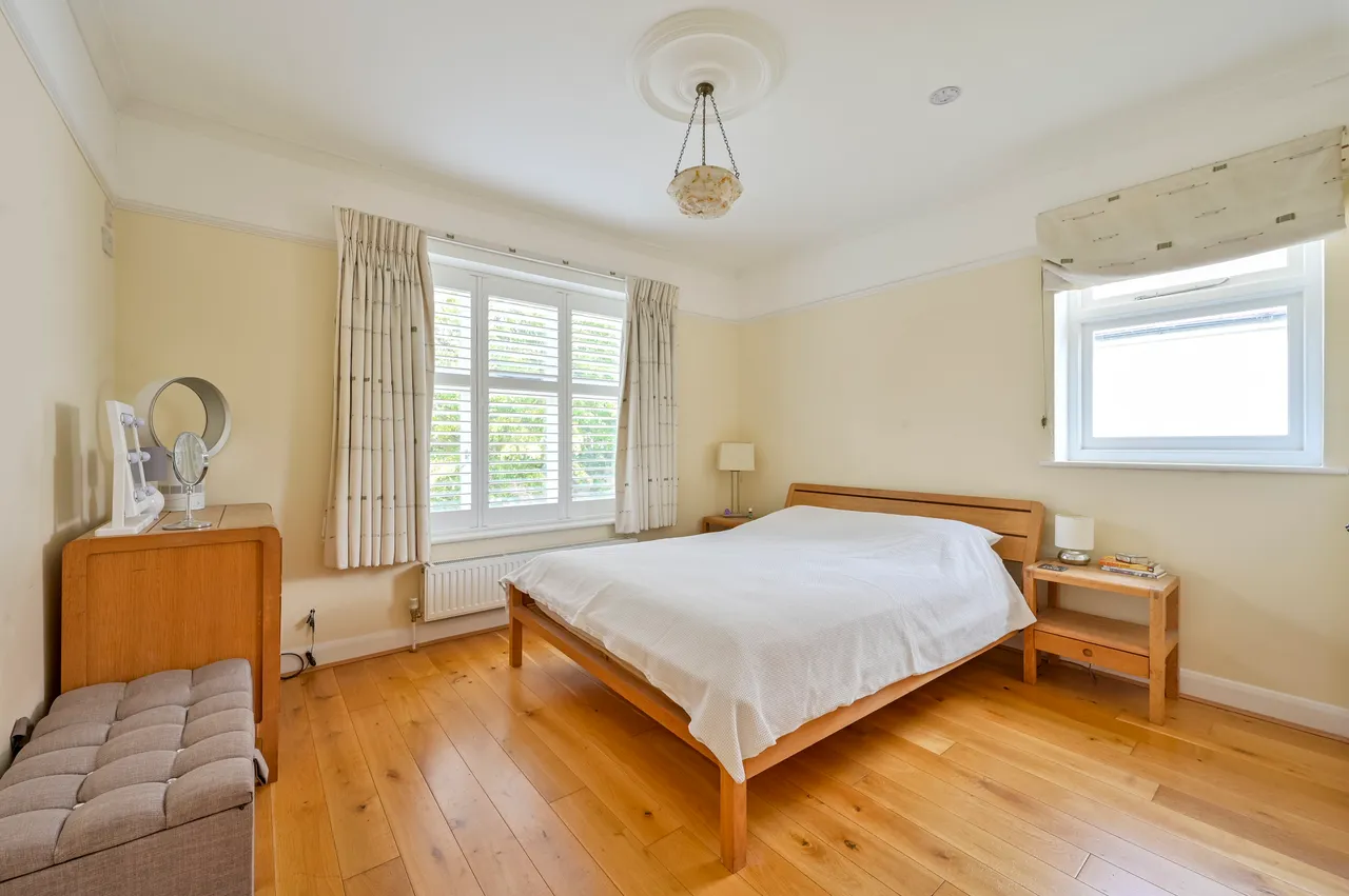 164 Sutherland Grove, London, photo 5