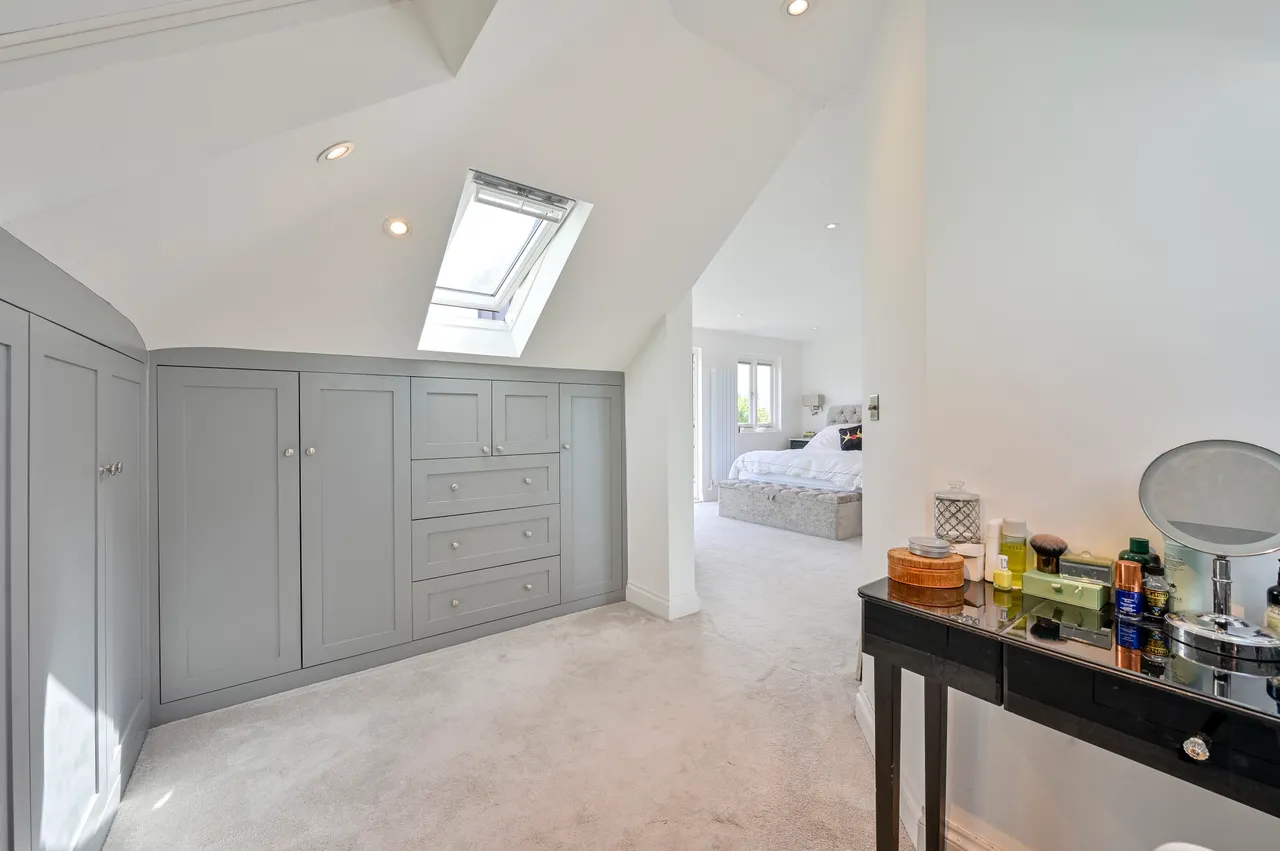 164 Sutherland Grove, London, photo 12