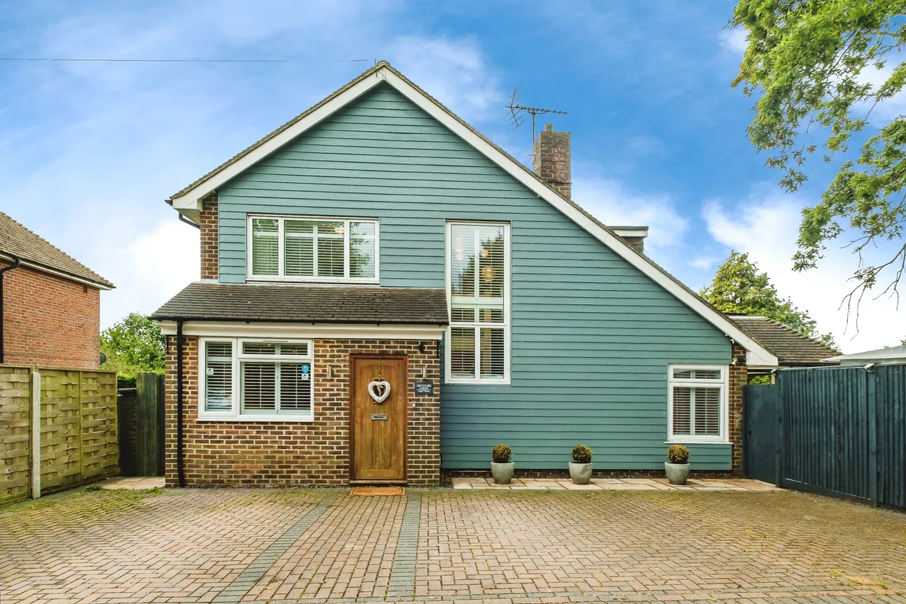 6 bed house for sale, Broadview Gardens, Worthing, BN13