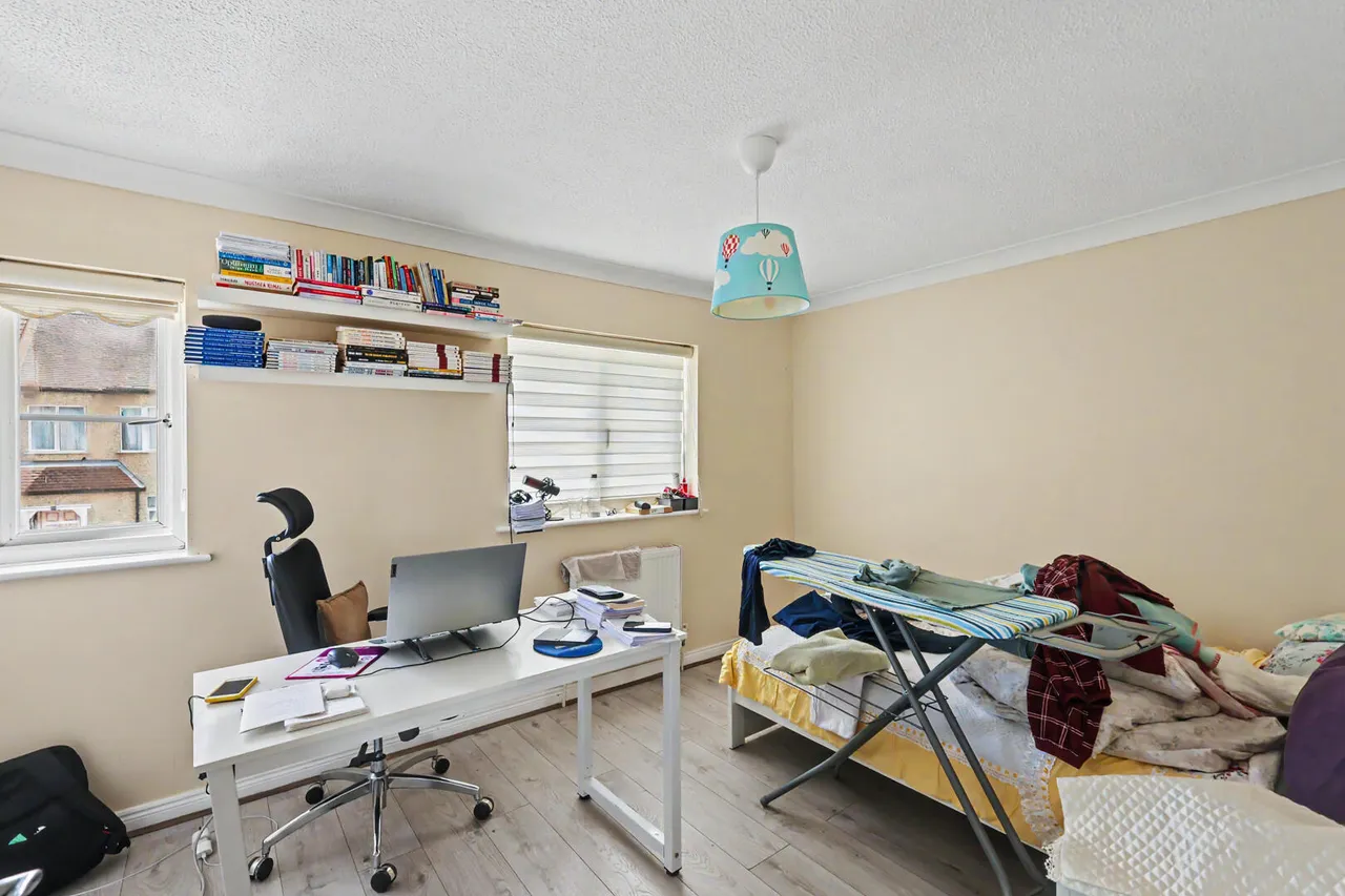 Bradley Road, Enfield, EN3, photo 9