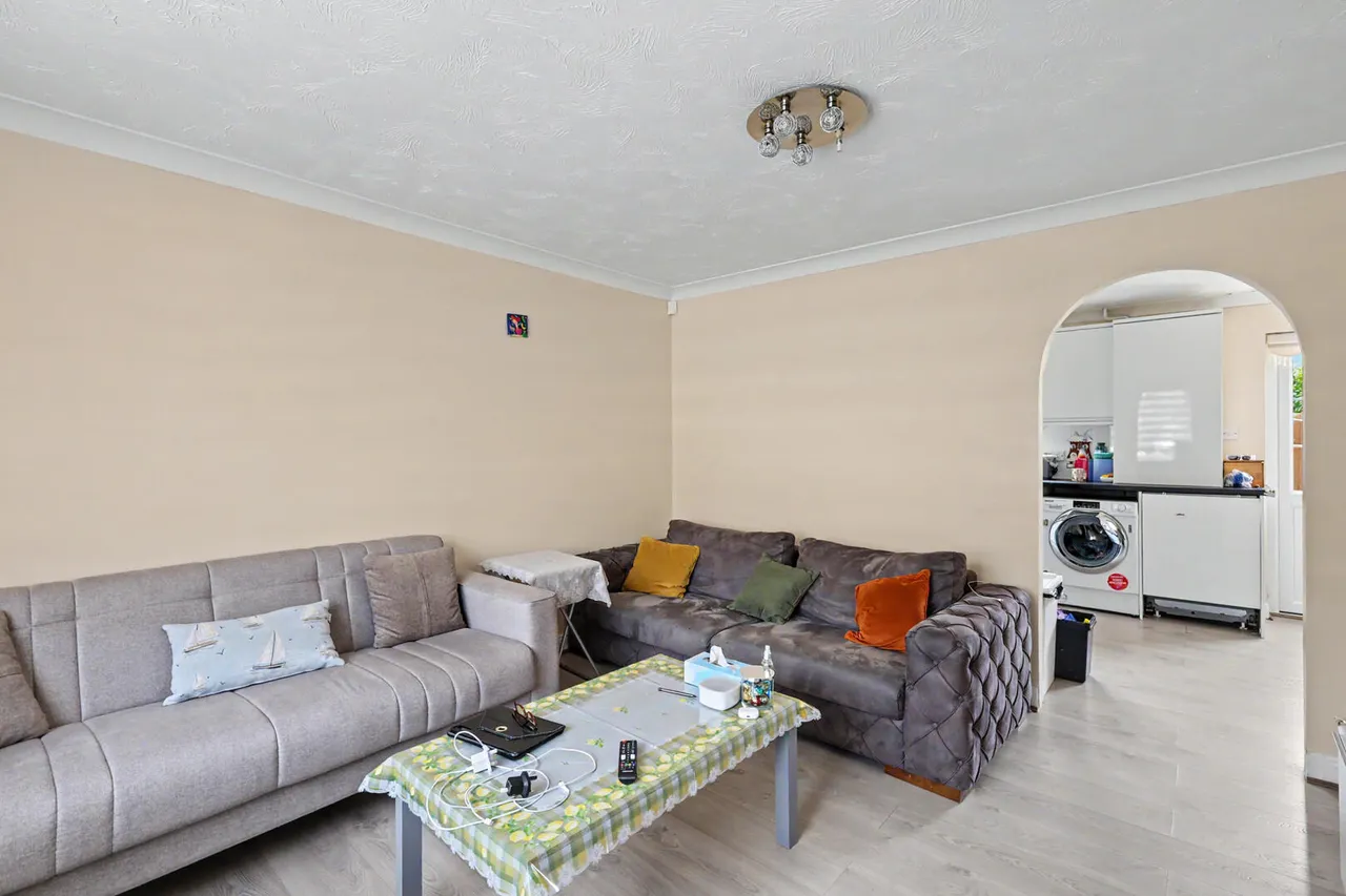 Bradley Road, Enfield, EN3, photo 5