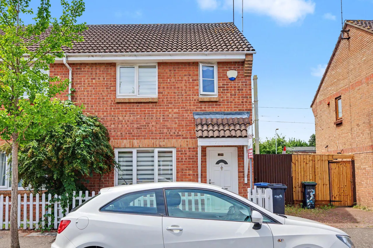 Bradley Road, Enfield, EN3, photo 17