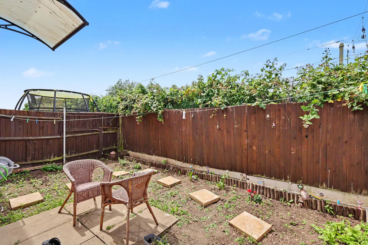 Bradley Road, Enfield, EN3, photo 12