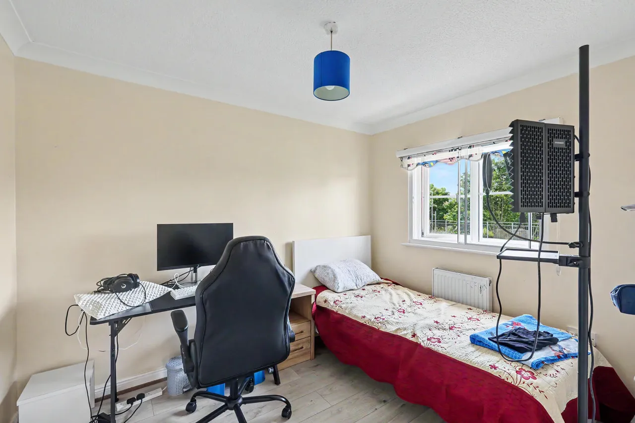 Bradley Road, Enfield, EN3, photo 8