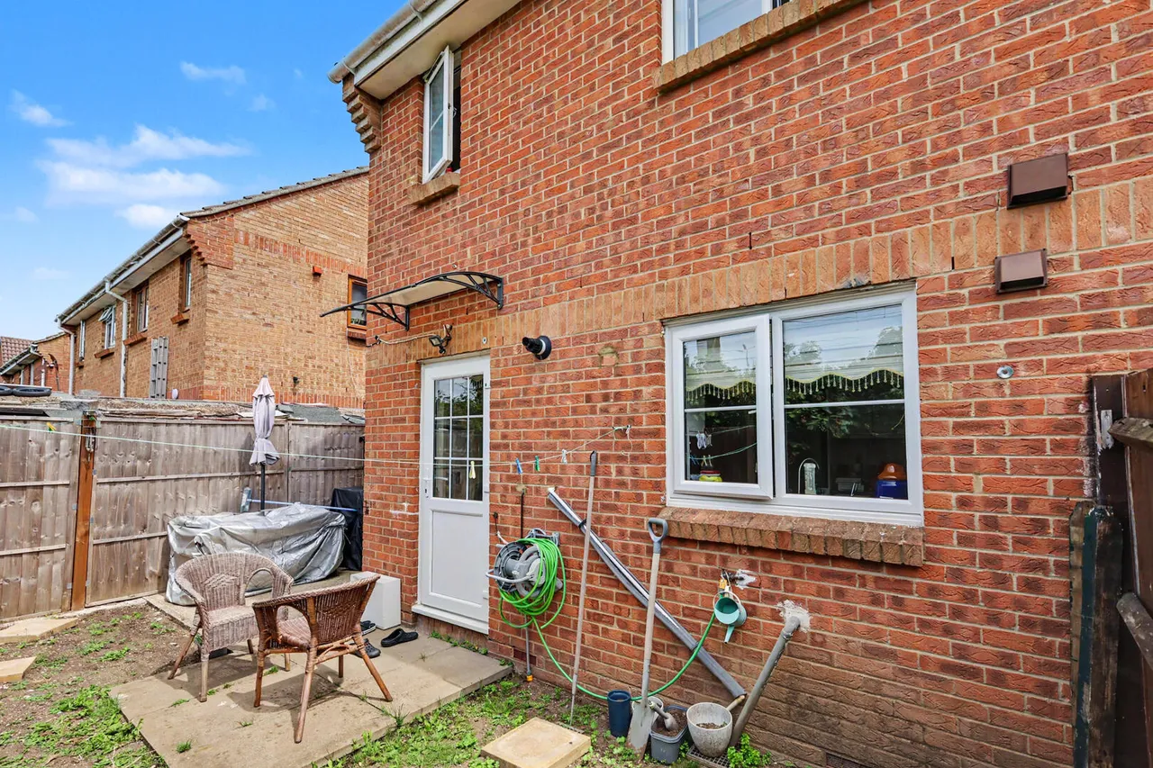 Bradley Road, Enfield, EN3, photo 16