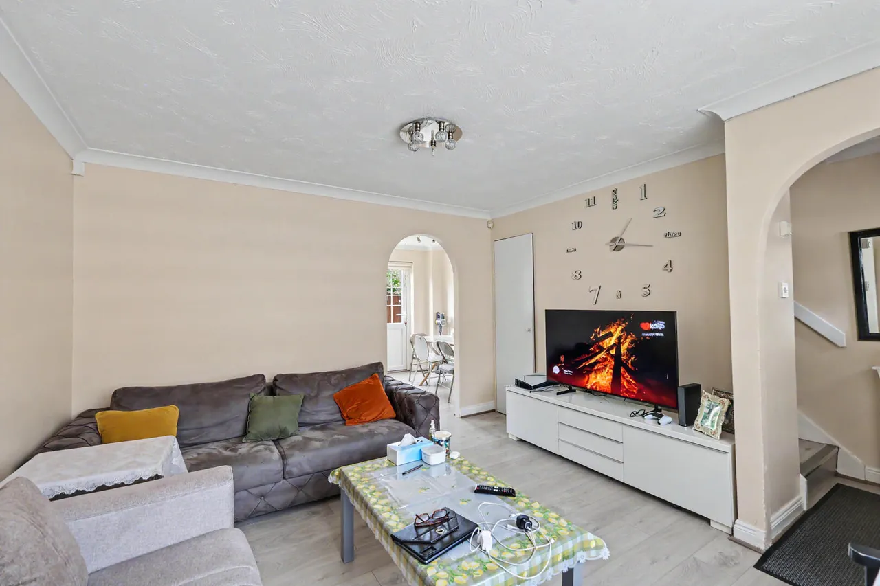 Bradley Road, Enfield, EN3, photo 4