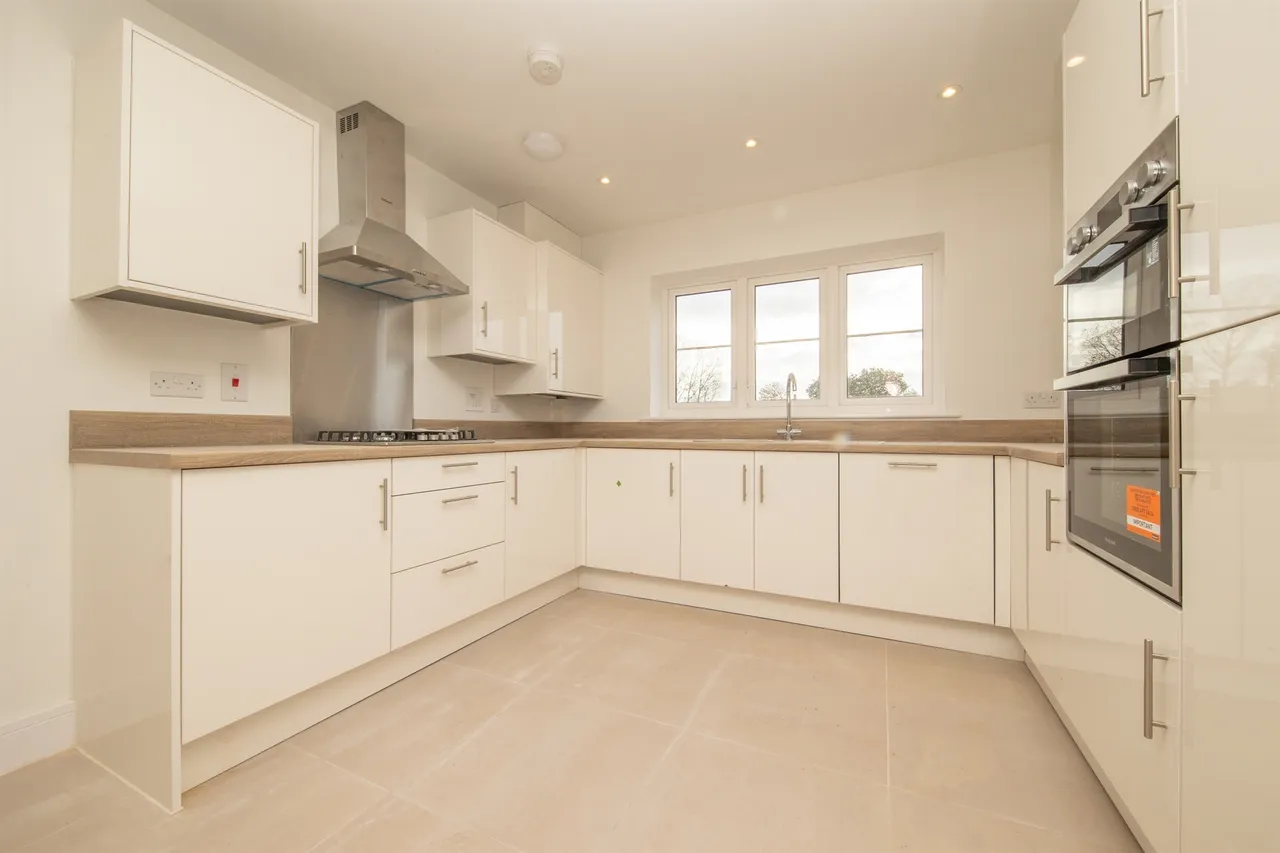 Meadow Gardens, Clacton-On-Sea, CO16, photo 3