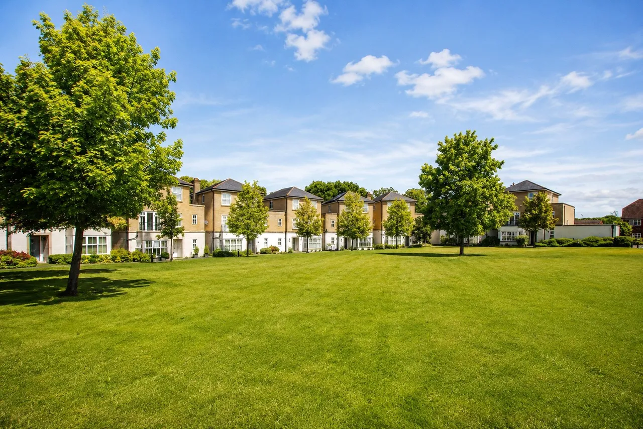 Knox Road, Queen Elizabeth Park, GU2, photo 16