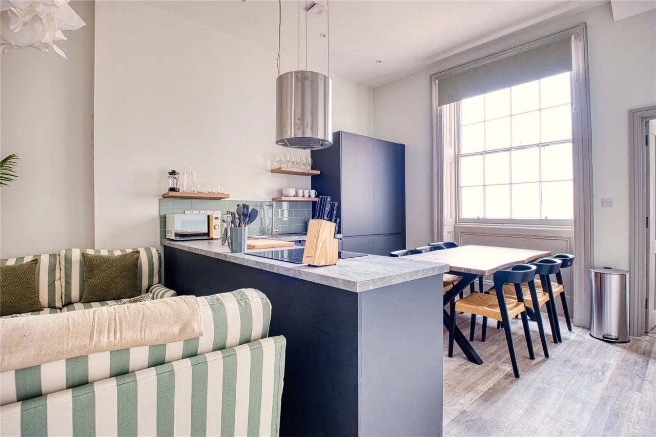 2 bed flat to rent, Lansdown Place, Cheltenham, GL50