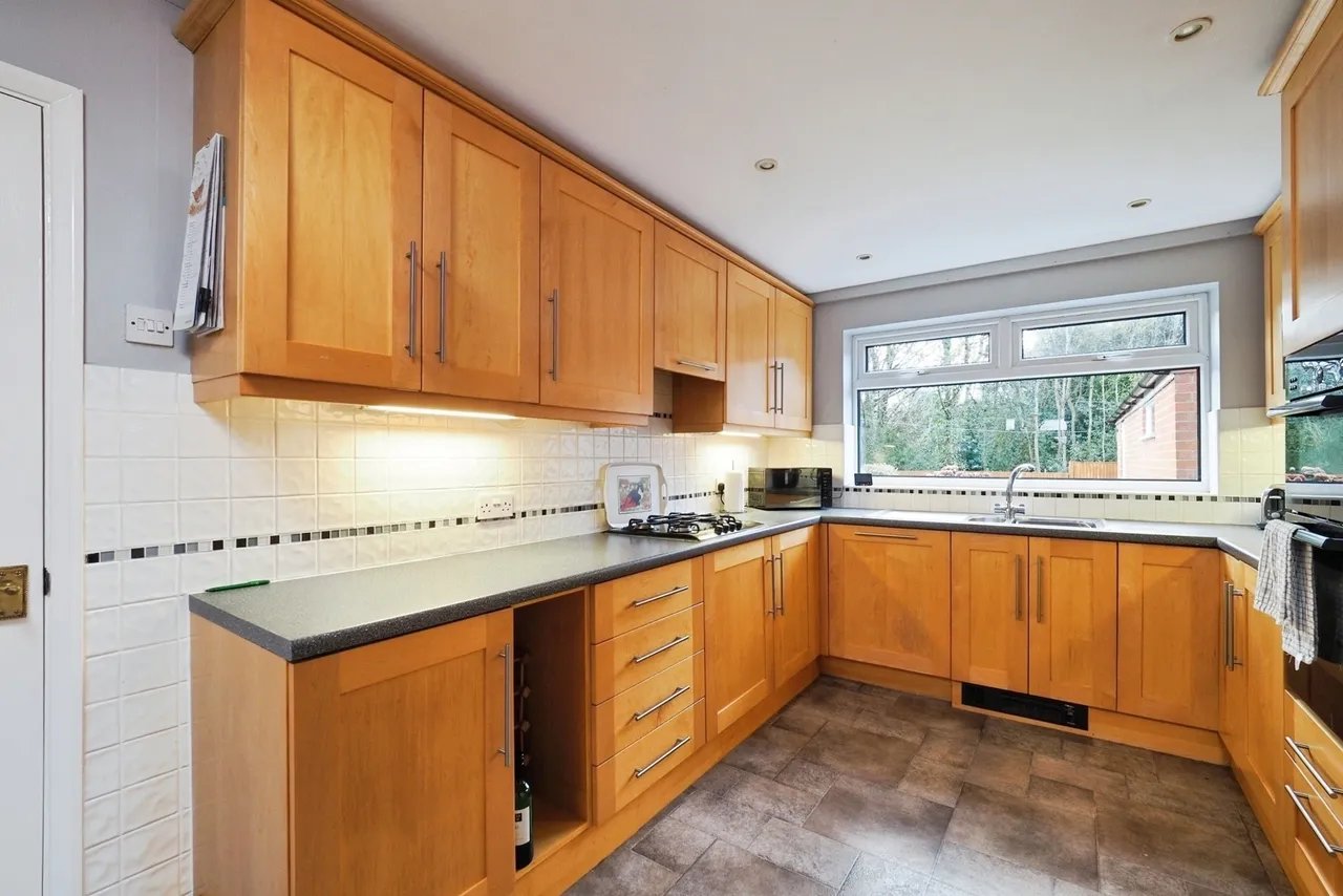 Cranbourne Grove, Hucknall, Nottingham, Nottinghamshire, NG15, photo 5